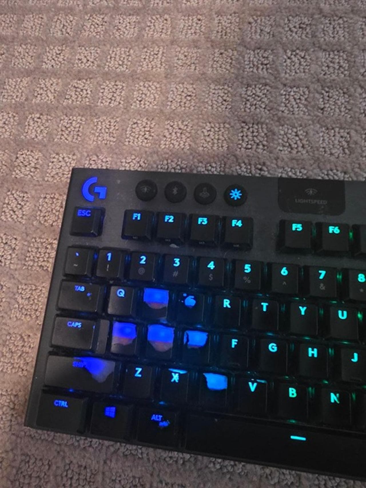 Logitech G915 TKL Tenkeyless Lightspeed Gaming Keyboard - Carbon English Tactile thumbnail 2