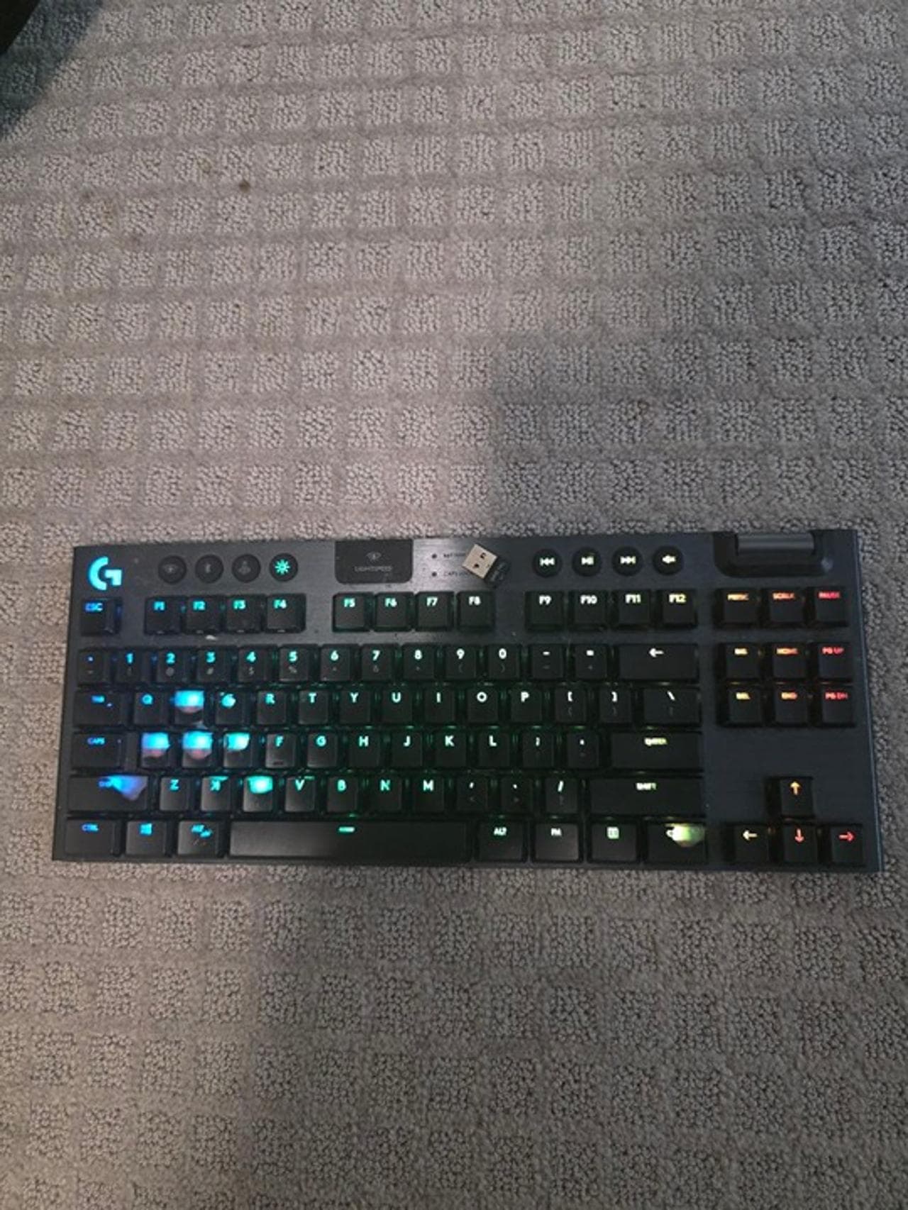 Logitech G915 TKL Tenkeyless Lightspeed Gaming Keyboard - Carbon English Tactile image 1